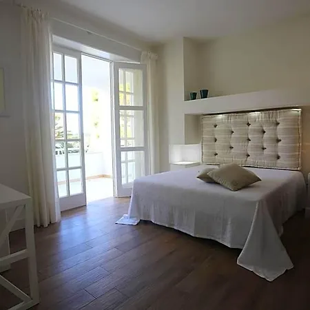Teresa Maria Bed & Breakfast 4*